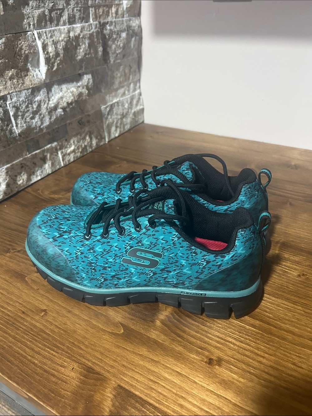 Skechers Work Sure Track - Saivy. composite safety toe. New without box 6.5